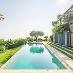 With Pool And Sea View *